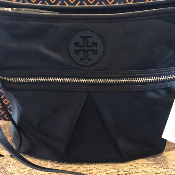 🌸NWT Tory Burch Nylon Swing Pack - Picture 4 of 8